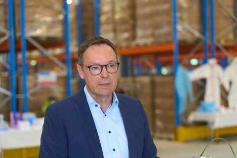 Der Geschäftsführer des Landeskrankenhauses, Alexander Wilhelm, soll seinen Vertrag verlängern. (Archivbild) Foto: Thomas Frey/d