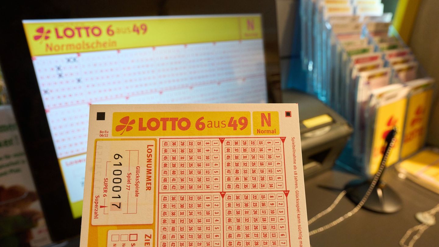 Die neuen Terminals stehen schon in rund der Hälfte der Annahmestellen im Land. (Symbolbild) Foto: Thomas Frey/dpa