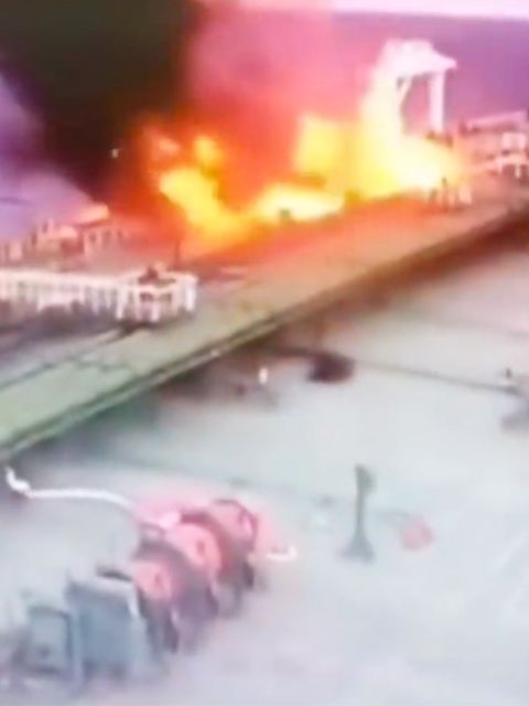 Ukraine attackiert Öltanker – Video zeigt Moment des Einschlags