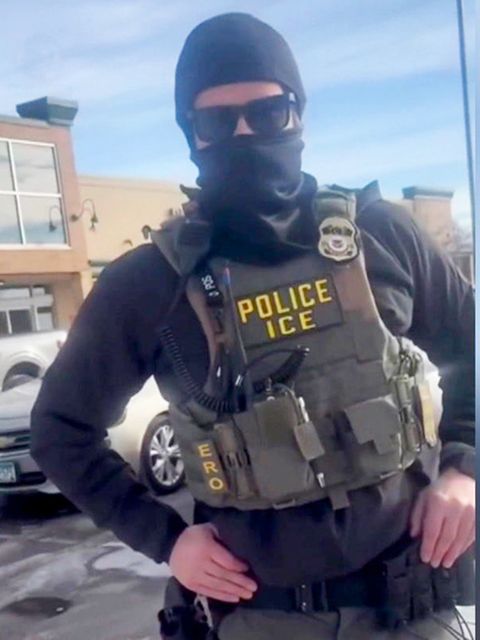 ICE-Agent prahlt mit Jahresgehalt