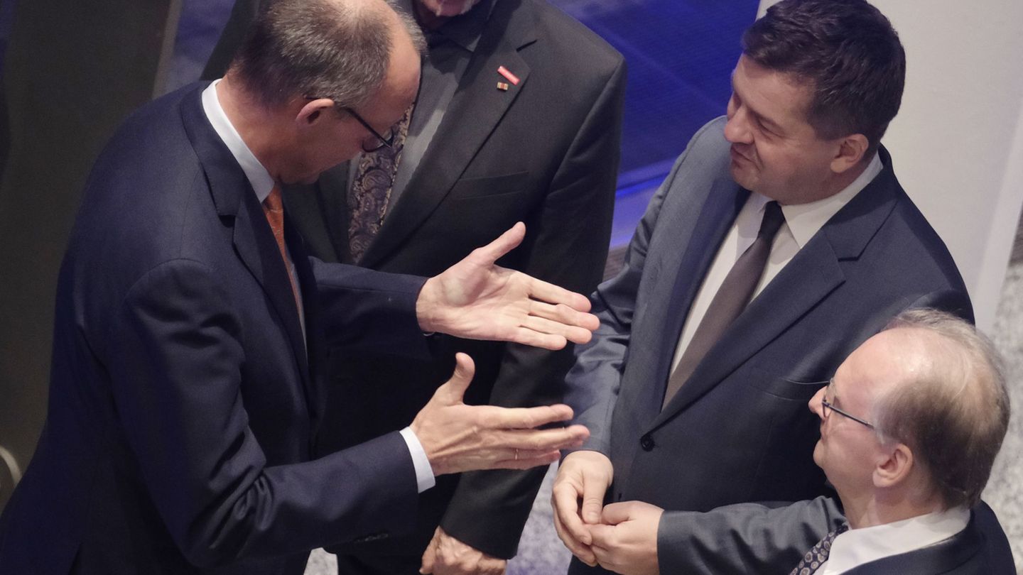 "Wir werden sehr viel mehr erläutern müssen", sagt der Kanzler. Foto: Sebastian Willnow/dpa