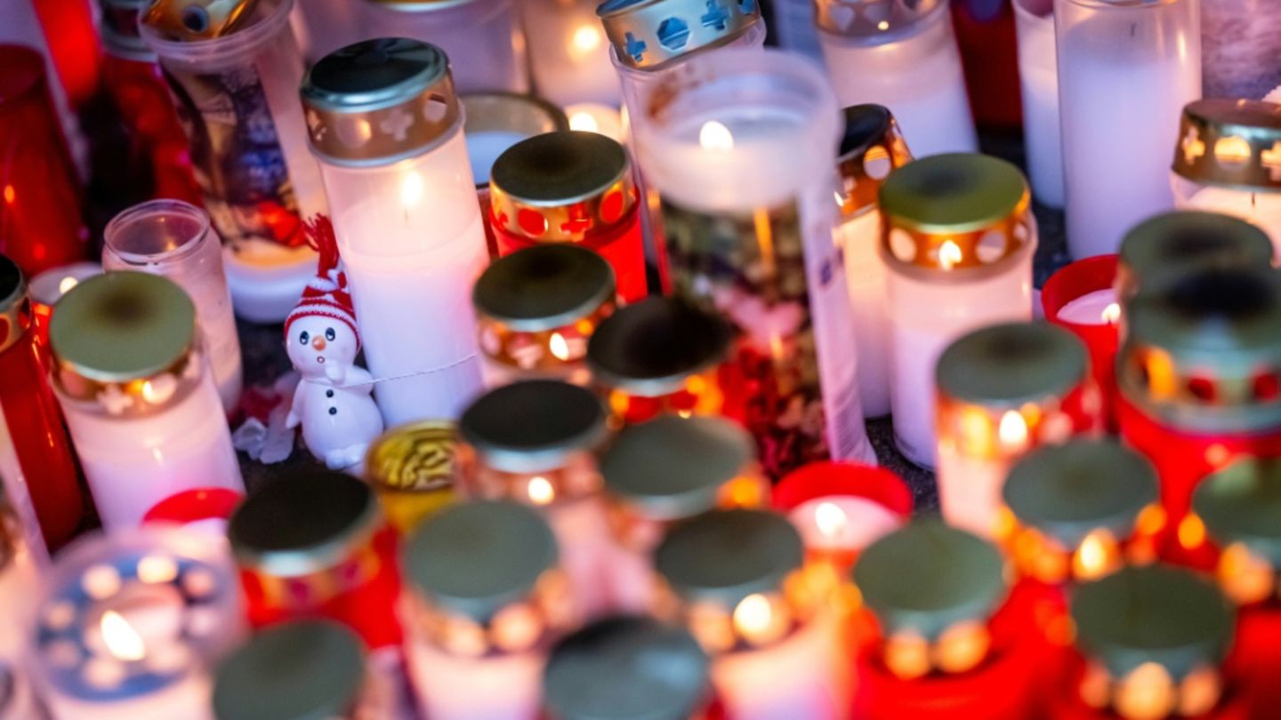 Kerzen vor der Bar "Le Constellation" in Crans-Montana