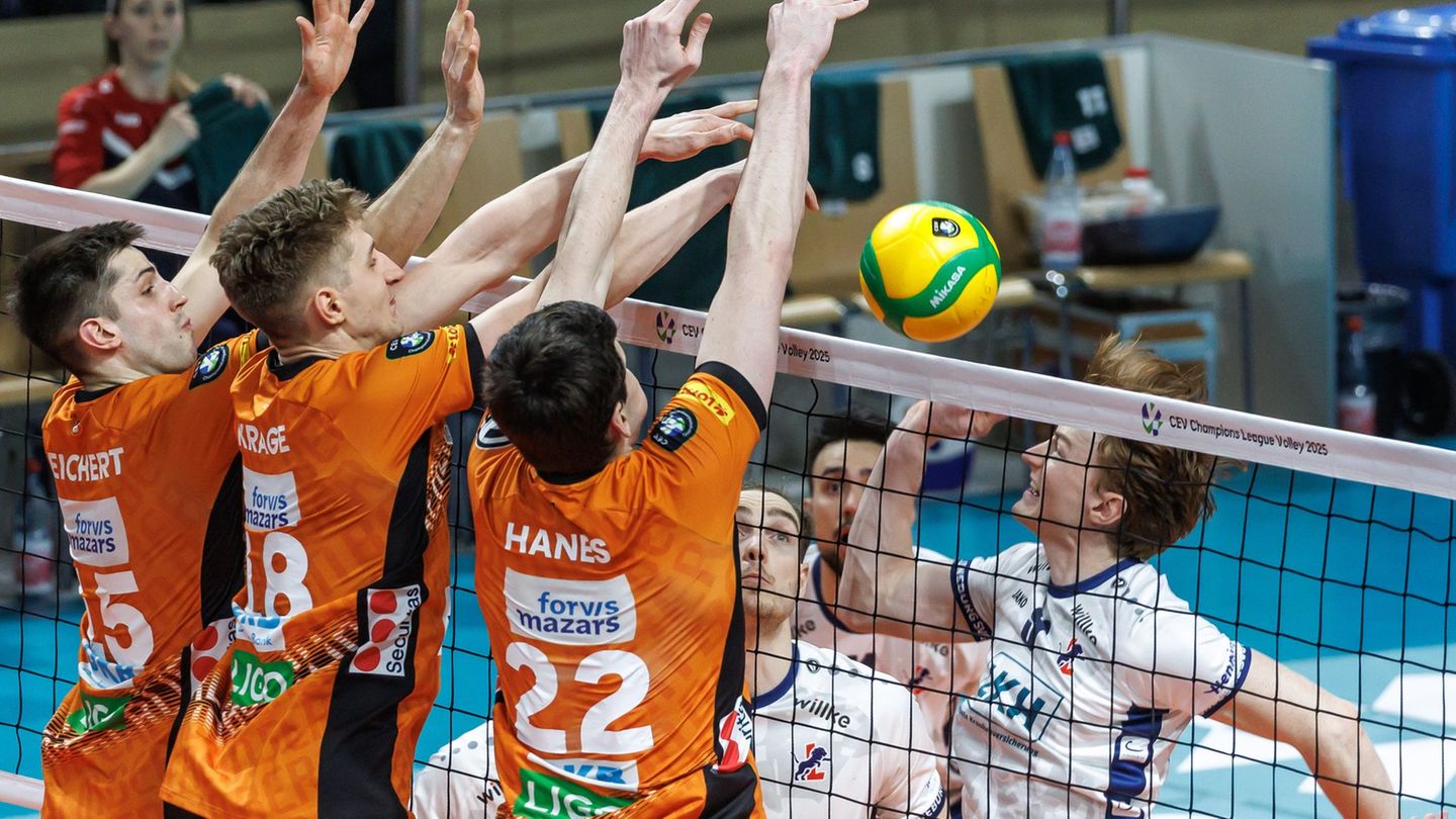 Die BR Volleys haben das erste Spiel nach dem Trainer-Aus von Joel Banks gewonnen. (Archivbild) Foto: Andreas Gora/dpa