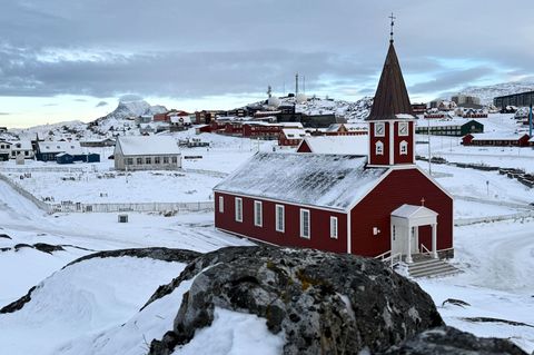 Die Bundeswehrsoldaten sollen in Nuuk landen. Foto: Julia Wäschenbach/dpa
