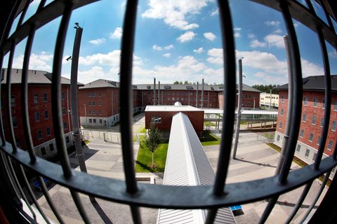 2025 haben sich in NRW-Gefängnissen mehr Häftlinge das Leben genommen als im Vorjahr. Foto: Oliver Berg/dpa