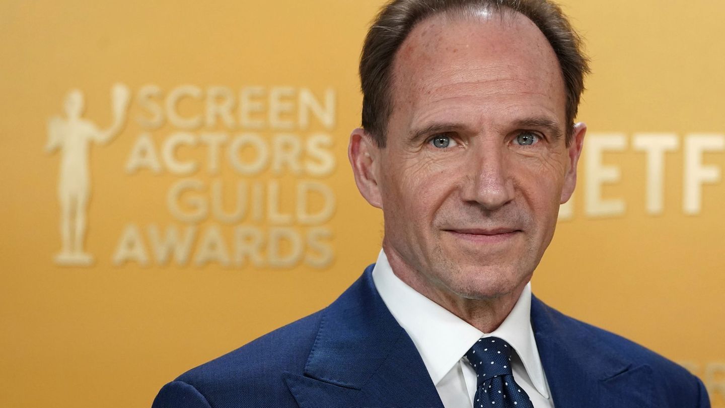 Ralph Fiennes spielt die Hauptrolle in "28 Years Later: The Bone Temple". (Archivbild) Foto: Jordan Strauss/Invision via AP/dpa