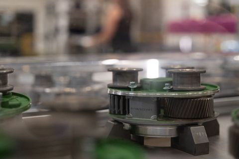 In der Metall- und Elektroindustrie gibt es an der Spitze der Arbeitgeber einen Wechsel. (Symbolbild) Foto: Markus Lenhardt/dpa