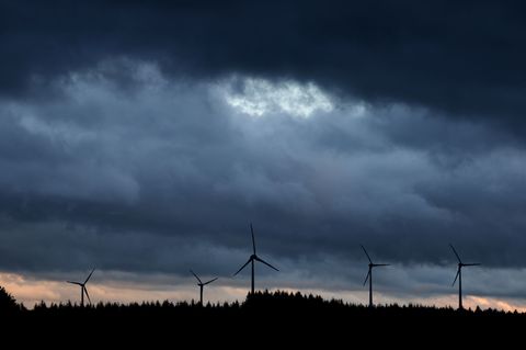 Der Ausbau der Windenergie in Bayern läuft noch immer langsam. (Archivbild) Foto: Karl-Josef Hildenbrand/dpa