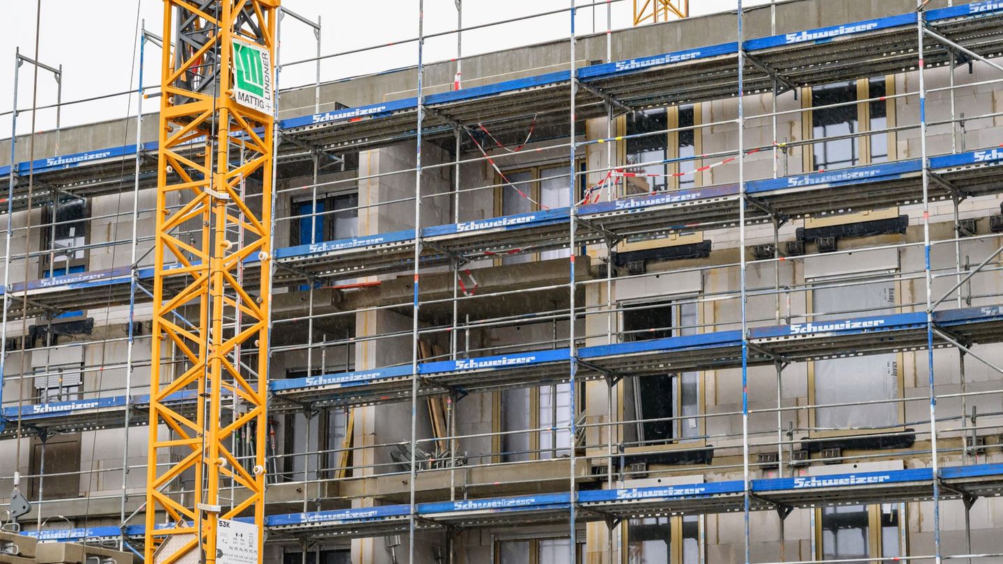 Nach Angaben des Instituts fehlen Tausende Wohnungen im Saarland. (Symbolbild) Foto: Patrick Pleul/dpa