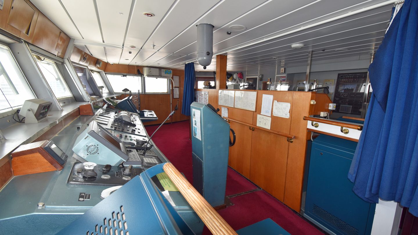 Schiffsbrücke im Stil der 1970er Jahre