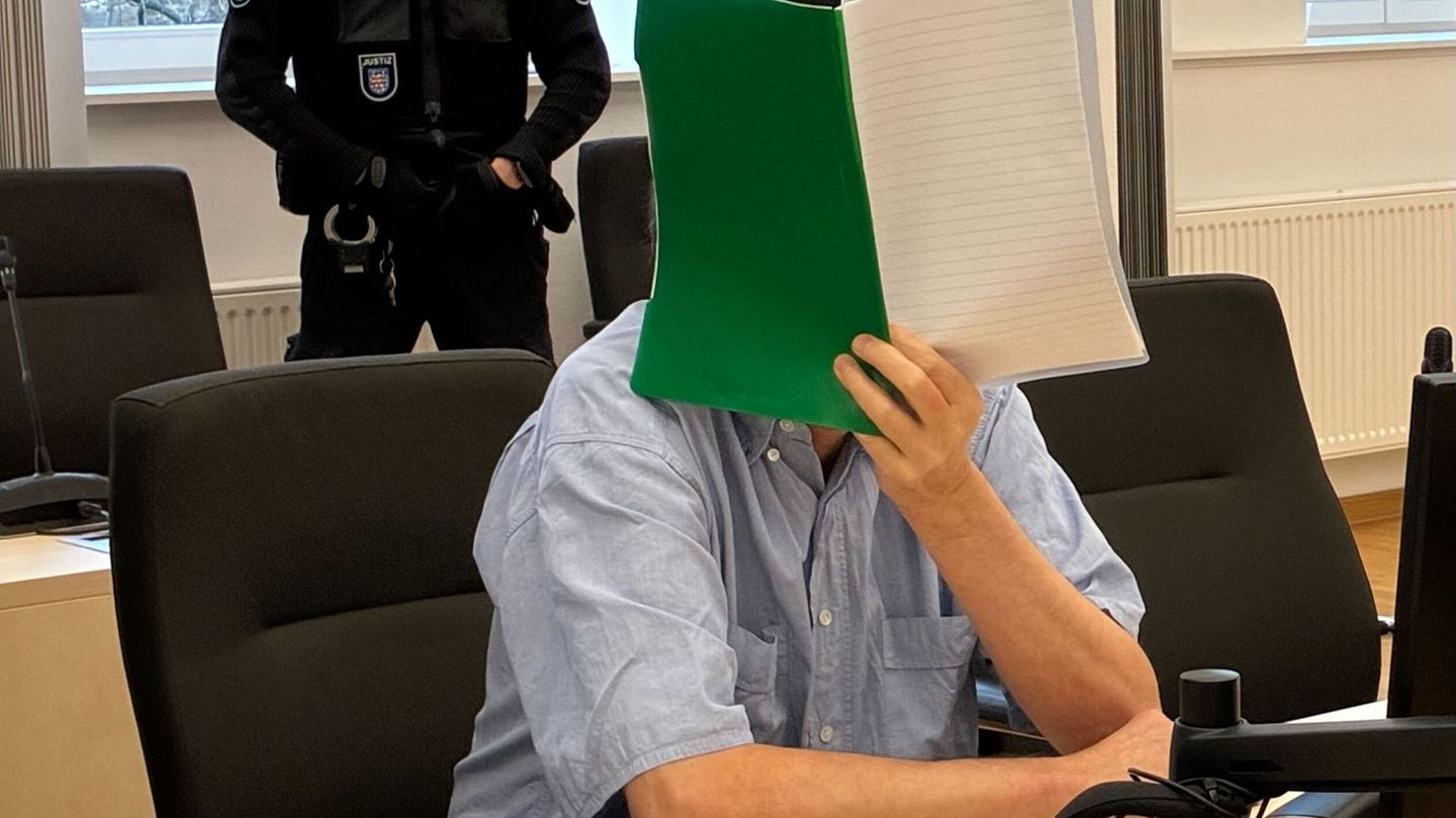 Der unter anderem wegen sexuellem Missbrauchs von Schülerinnen angeklagte Mann räumte die Vorwürfe gegen ihn weitgehend ein. Fot