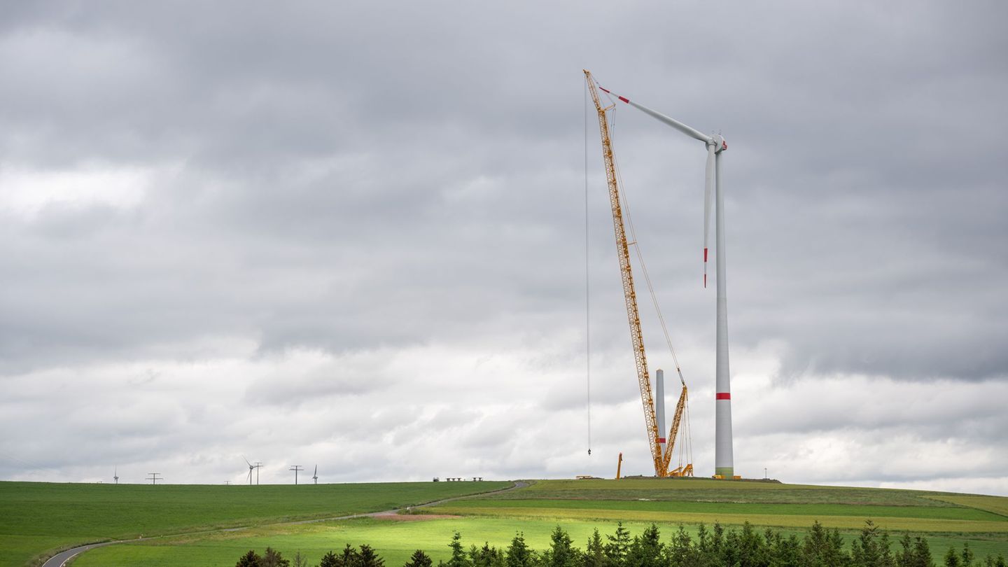 Neue Anlagen haben in der Regel eine deutlich größere Leistung als ältere Windräder. (Archivbild) Foto: Harald Tittel/dpa