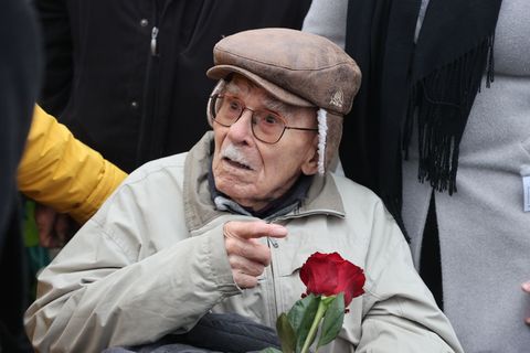 Raymond Renaud starb am 14. Januar im Alter von 102 Jahren. (Archivbild) Foto: Bodo Schackow/dpa
