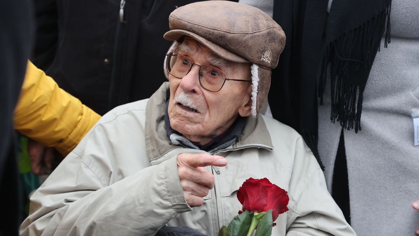 Raymond Renaud starb am 14. Januar im Alter von 102 Jahren. (Archivbild) Foto: Bodo Schackow/dpa