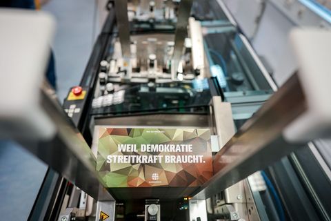 Wer 18 wird, bekommt von nun an den Fragebogen der Bundeswehr zugeschickt. Foto: Kay Nietfeld/dpa