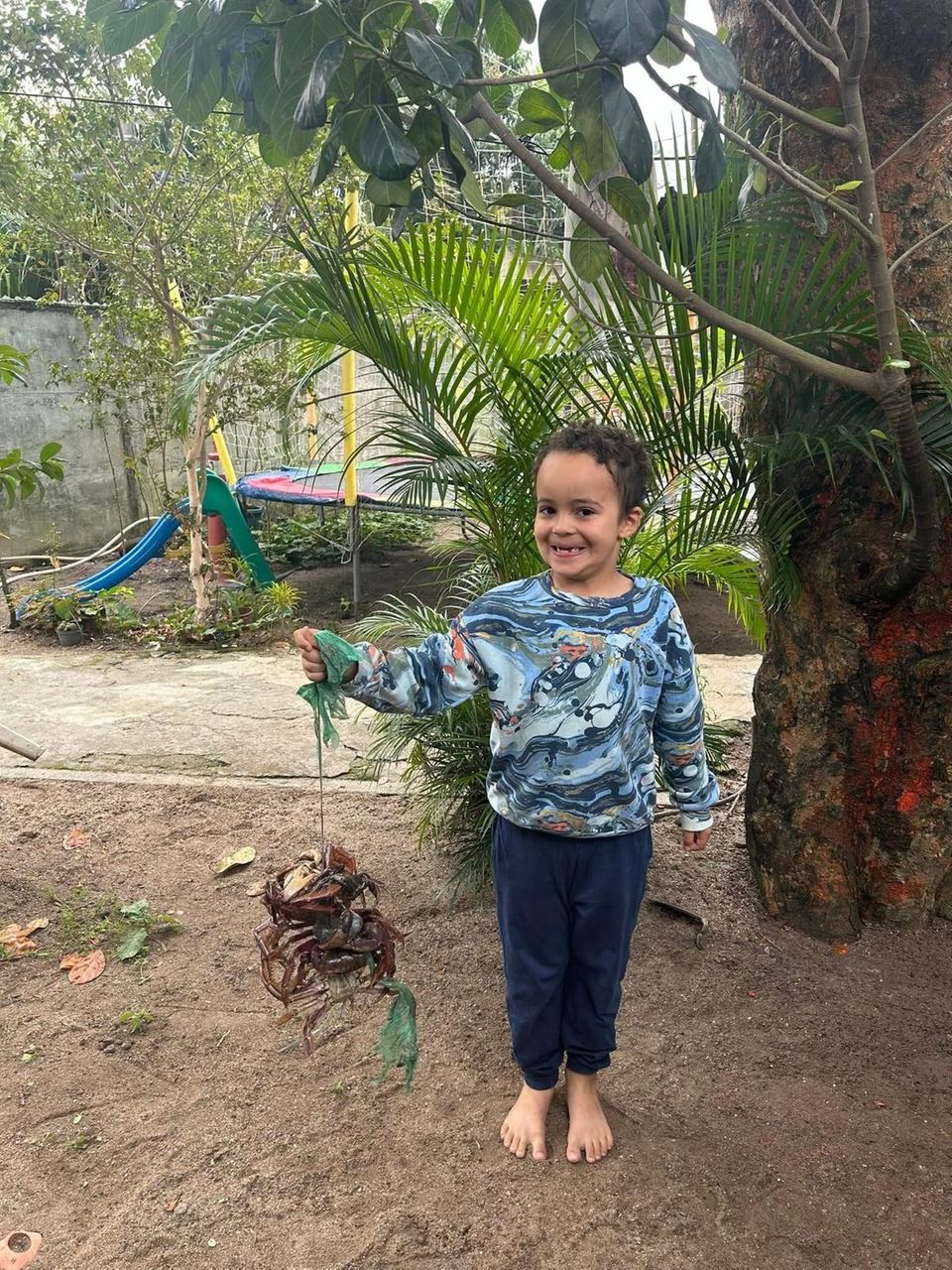 Der 8-jährige Noah ist 1,35 Meter groß,