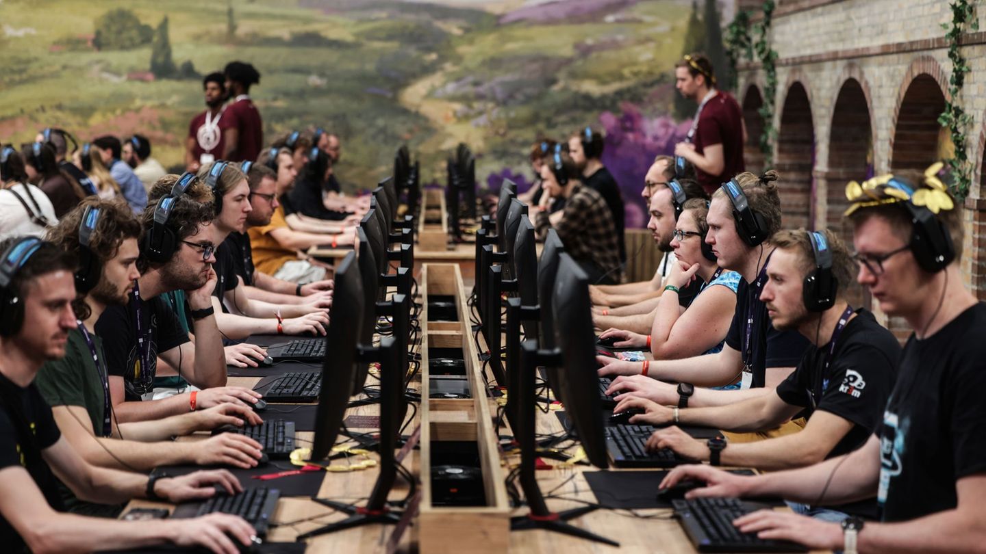 Bei der Gamescom 2025 testeten zahlreiche Messebesucher das neue Strategiespiel "Anno 117", eine Römisches-Reich-Version des in