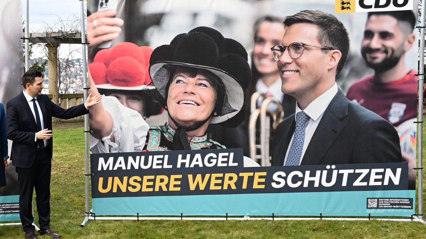 Von der echten "Schwarzwaldmarie" war Hagel auf einem Termin um ein Selfie gebeten worden. Foto: Bernd Weißbrod/dpa