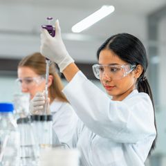 Wir haben Beschäftigte befragt, ob sie ihren Arbeitgeber weiterempfehlen können