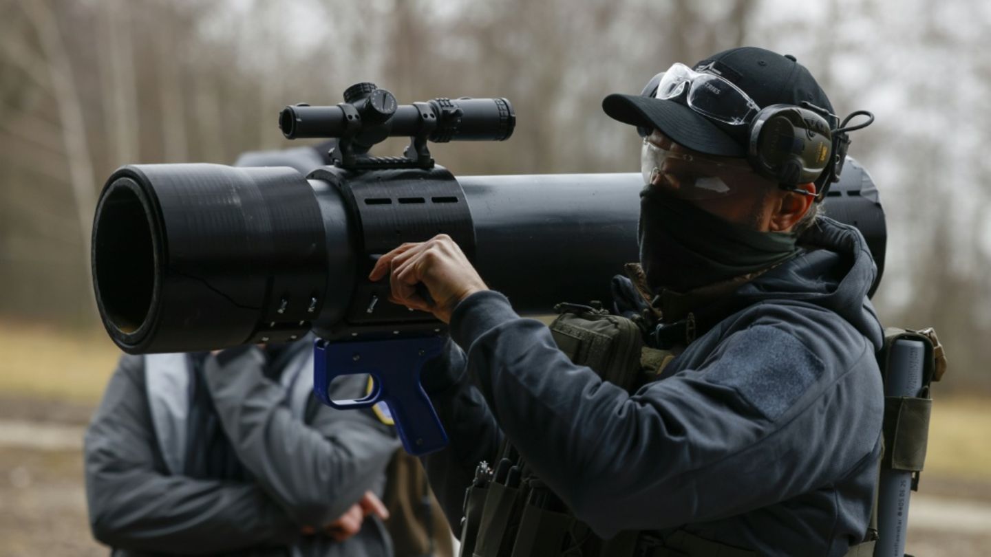 Bundeswehrsoldat mit Ausrüstung