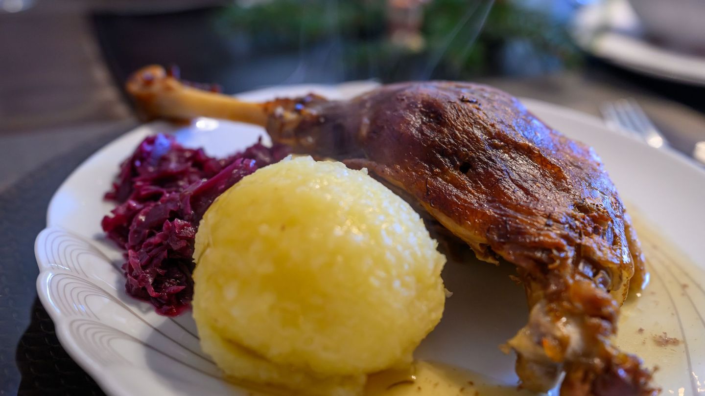 Sachsen will mit einer Showküche künftig für regionale kulinarische Spezialitäten werben (Symbolbild). Foto: Hendrik Schmidt/dpa