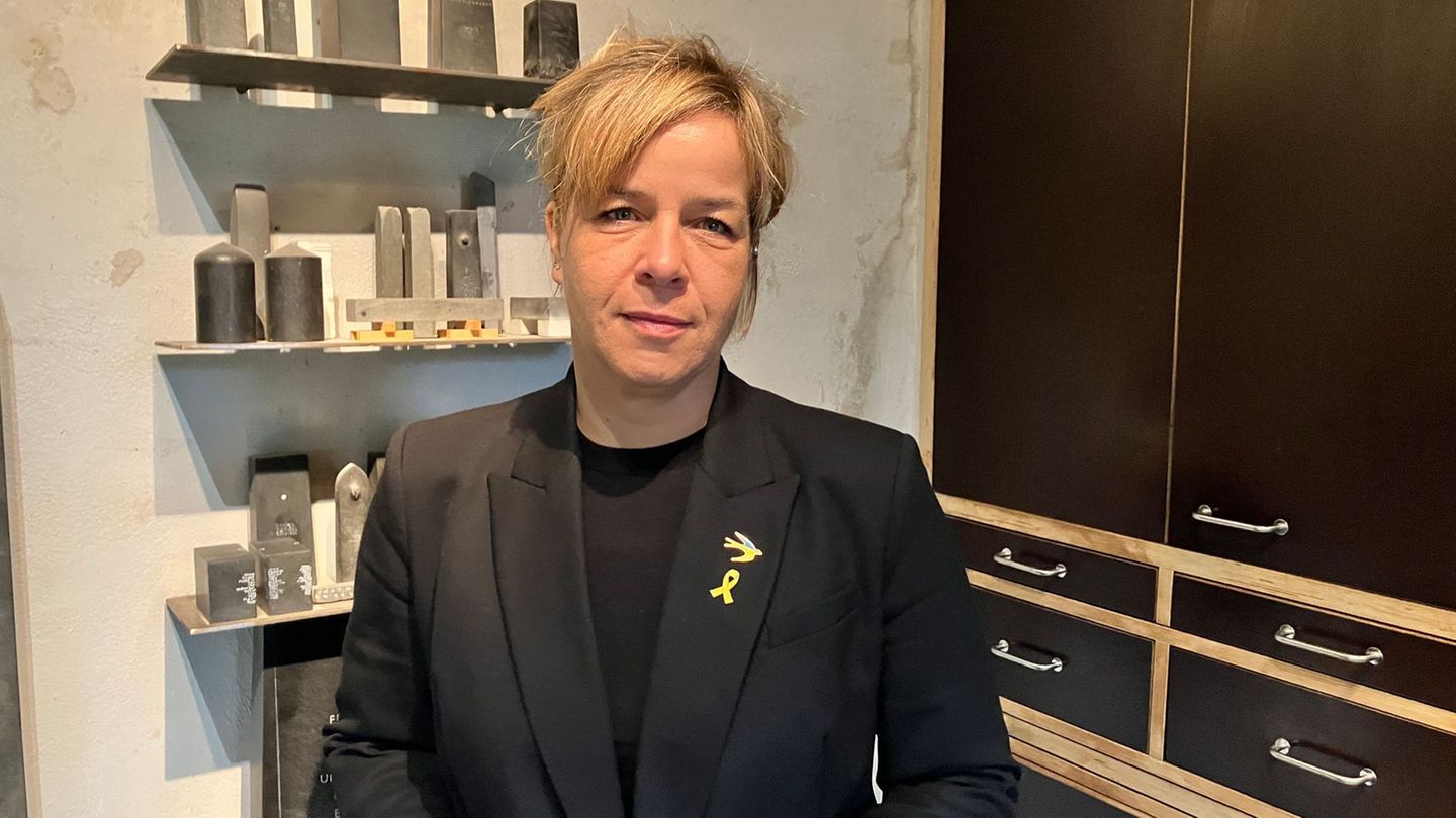 Neubaur machte vor besorgten Branchenvertretern deutlich, dass das NRW-Bestattungsgesetz nicht geändert wird. Foto: Volker Danis