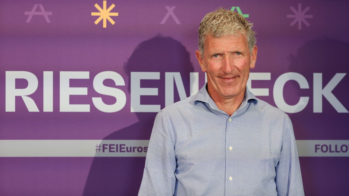 Trauert um eines seiner erfolgreichsten Springpferde: Ludger Beerbaum. (Archivbild) Foto: Friso Gentsch/dpa