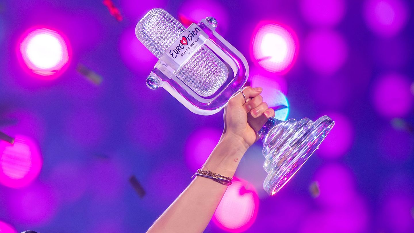 Um diese Trophäe geht es - und den ESC-Sieg in Wien. Foto: Jens Büttner/dpa