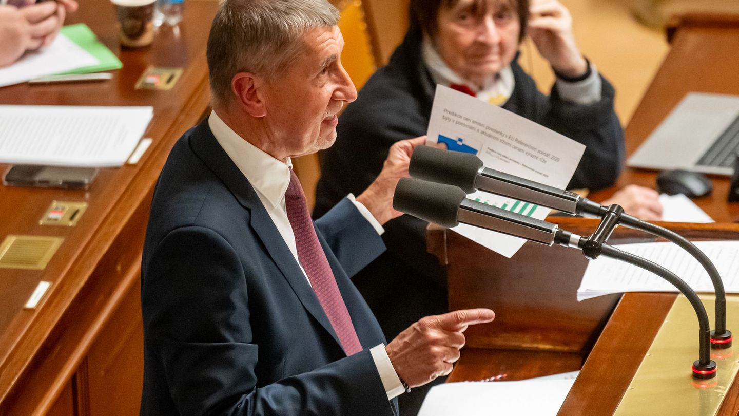 Tschechiens Ministerpräsident Andrej Babis kann nach einer gewonnenen Vertrauensabstimmung weiterregieren. (Archivbild) Foto: De
