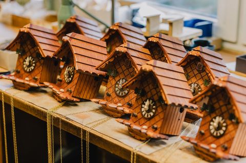 Die Schwarzwälder Kuckucksuhr ist mögliche Kandidatin einer geschützte regionalen Herkunftsbezeichnung. (Archiv) Foto: Philipp v