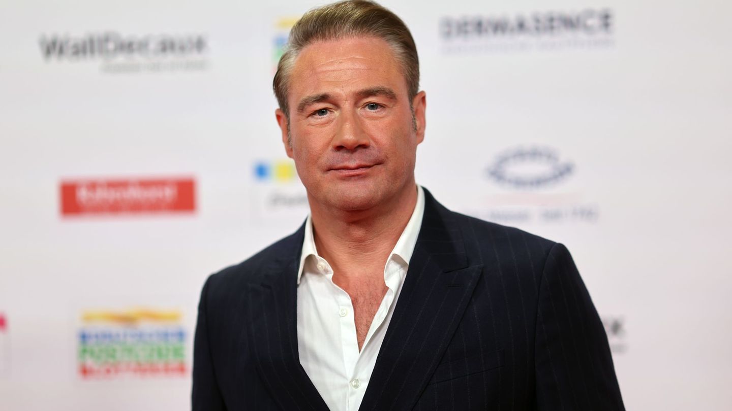 Den Führerschein hat der Sänger Sasha nie gemacht. (Archivbild) Foto: Christian Charisius/dpa