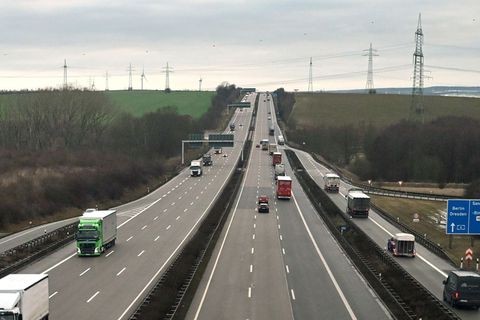 Heute bleibt es meist trocken, Glätte ist nur noch vereinzelt ein Thema. (Archivbild) Foto: Martin Schutt/dpa