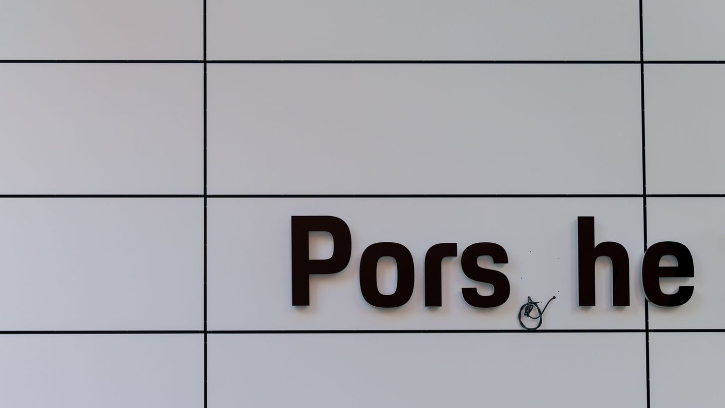 Porsche hat 2025 ein Zehntel weniger Auto verkauft. (Archivbild) Foto: Rolf Vennenbernd/dpa