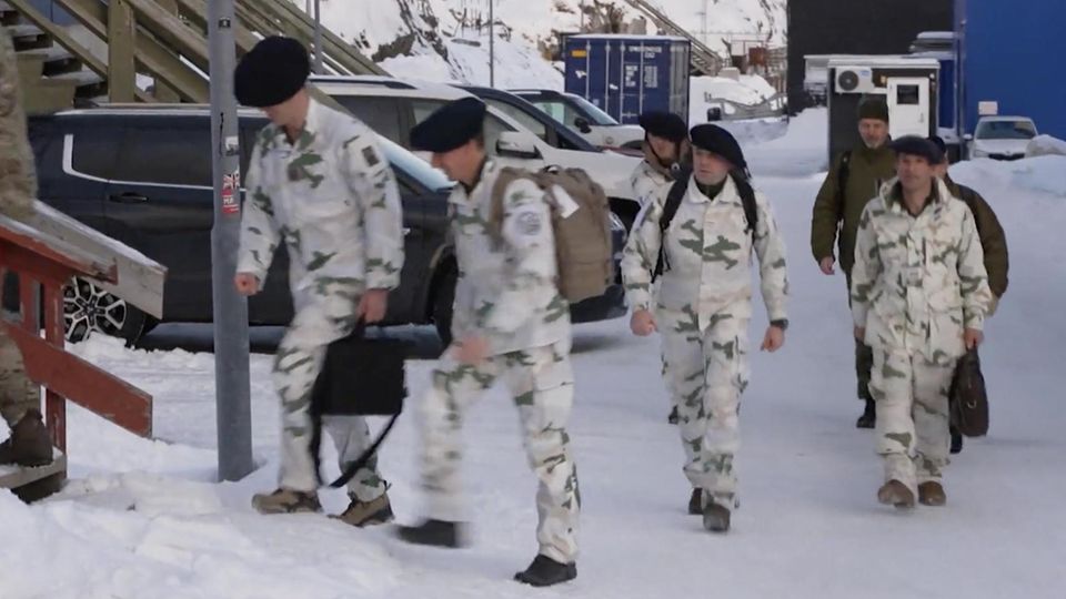 Soldaten sind in Grönland eingetroffen.