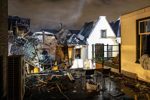Häuser in Utrecht sind nach einer Explosion vom Donnerstag stark beschädigt. Foto: Laurens Niezen/ANP/dpa