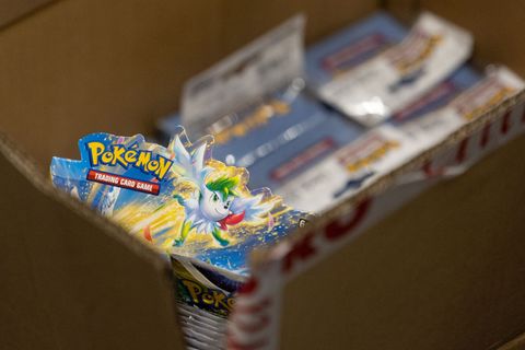 Der Handel mit Pokémon-Sammelkarten hat in den vergangenen Jahren wieder an Bedeutung gewonnen. Seltene Exemplare erzielen teils