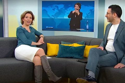ARD-Tagesschau-Moderatorin Susanne Daubner (Mitte) schminkt sich noch, als Anna Planken und Till Nassif vom Morgenmagazin live