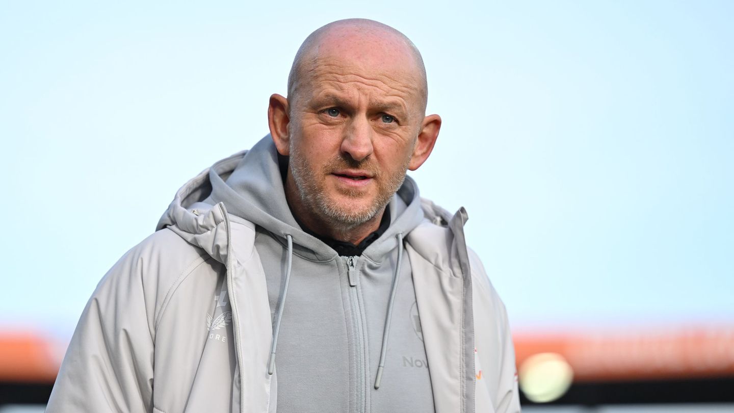 Kaiserslauterns Trainer Torsten Lieberknecht steht mit seinem Team gleich zum Jahresauftakt unter Druck. (Archivbild) Foto: Swen