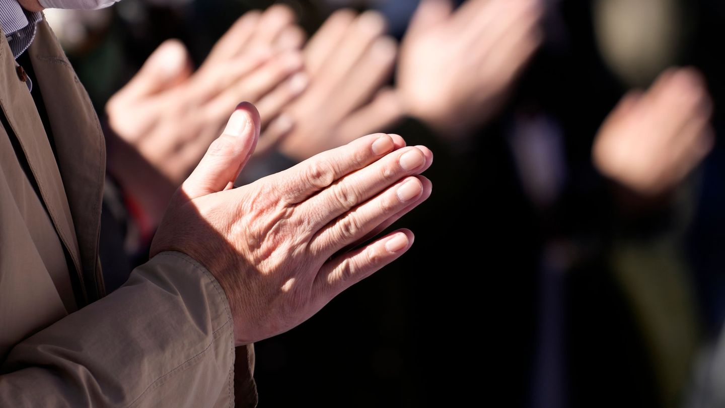 In der Kirche in Mainhardt kann ab Sonntag wieder der Gottesdienst stattfinden (Symbolbild) Foto: Eugene Hoshiko/AP/dpa