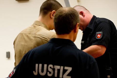 Der sogenannte Maschsee-Mörder soll erneut Straftaten begangen haben. (Archivbild) Foto: picture alliance / dpa