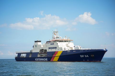 Wo genau die Schiffe im Einsatz sind, wird aus ermittlungstaktischen Gründen nicht veröffentlicht. (Archivbild) Foto: Christian