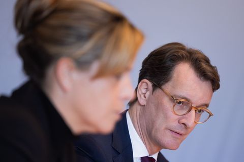 Die Spitzen der nordrhein-westfälischen Landesregierung erhoffen sich viel von der Milliarden-Investition in ein Rechenzentrum i