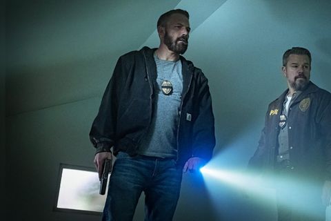 Matt Damon (re.) als Lieutenant Dane Dumars und Ben Affleck als Detective Sergeant J.D. Byrne im Netflix-Film "The Rip"