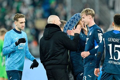 Christian Ilzer und seine Spieler wollen auch gegen Leverkusen wieder jubeln. Foto: Uwe Anspach/dpa