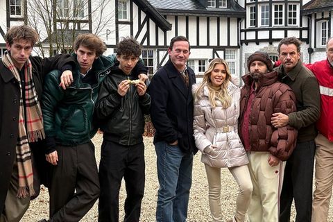 Ein Gruppenbild rund um den Dreh von "Friesenjunkies".