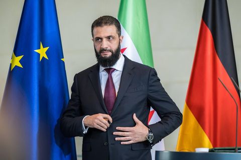 Der syrische Übergangspräsident Ahmed al-Scharaa in Syrien.