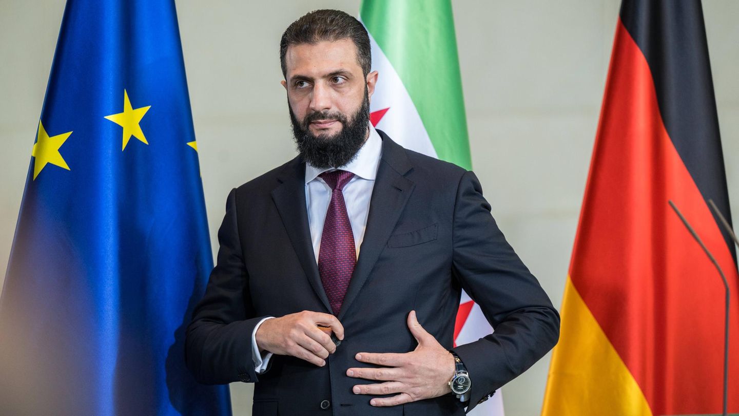Der syrische Übergangspräsident Ahmed al-Scharaa in Syrien.