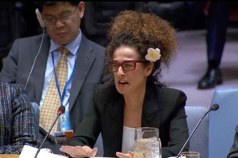 Iranische Journalistin berichtet über Protest-Opfer – und bricht in Tränen aus