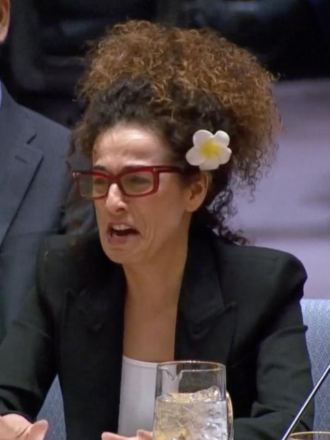 Iranische Journalistin berichtet über Protest-Opfer – und bricht in Tränen aus