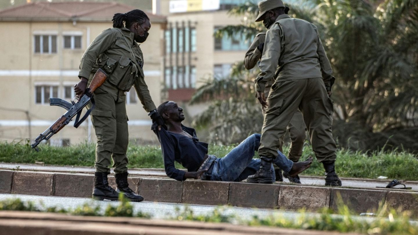 Sicherheitskräfte in Uganda